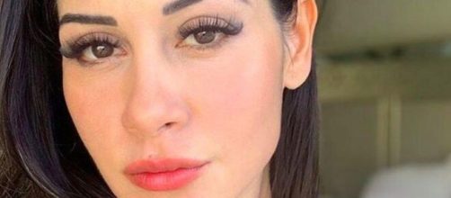 Mayra presenteou a bab&aacute; com uma casa. (Arquivo Blasting News)