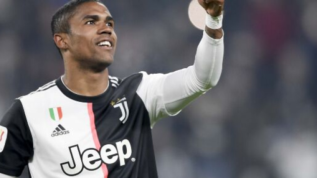 Il Manchester United interessato a Douglas Costa.