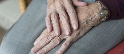 Idosa de 86 anos &eacute; abusada sexualmente na &Iacute;ndia. (Arquivo Blasting News)