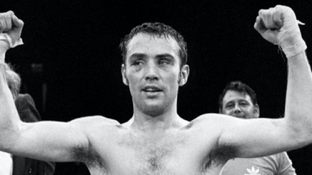 Alan Minter sul ring: l'ex campione del mondo dei pesi medi &egrave; deceduto all'et&agrave; di 69 anni.