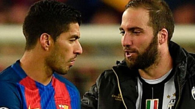 Luis Suarez e Gonzalo Higuain - foto di thesun.co.uk
