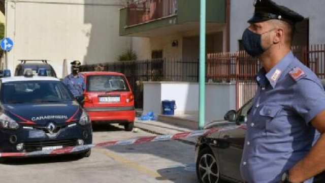 Bari, aggredisce a coltellate il fidanzato della sua ex: deceduto un 26enne a Bitetto.