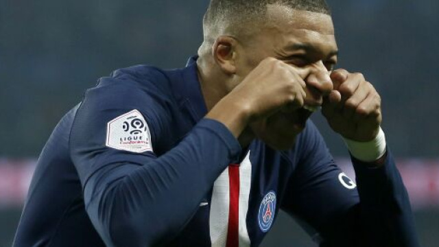 Kylian Mbapp&eacute; clashe un supporter du PSG, la Toile s'enflamme