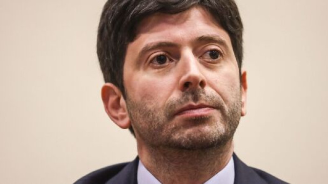 Coronavirus, Roberto Speranza: 'Dopo l'autunno e l'inverno vedremo la luce'.