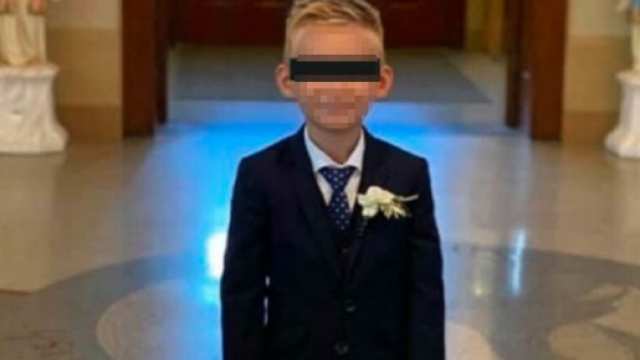 Gli cade in testa un tavolo di granito durante un matrimonio, bambino muore a 5 anni.