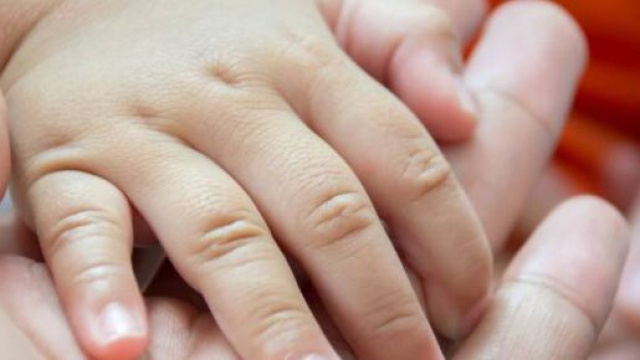 Ponso, Padova: bambina perde la vita travolta dall'auto del nonno.