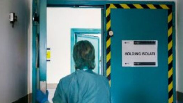 Massa, bambina positiva al coronavirus: classe di 18 alunni in quarantena.