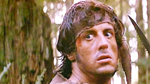 John Rambo nel primo film della fortunata saga cinematografica - foto di pinterest.com.