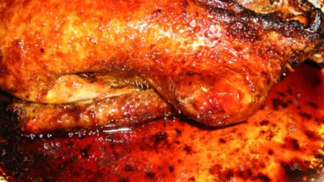 Anatra laccata alla pechinese: un delizioso piatto cinese.