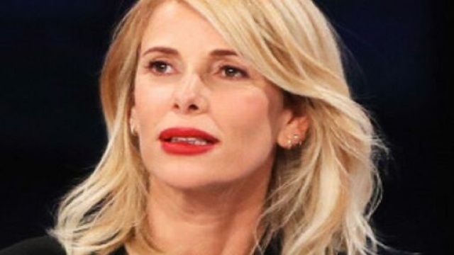 Alessia Marcuzzi, ospitata a Verissimo.