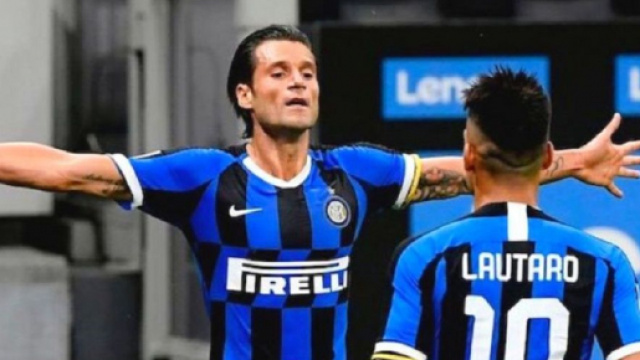 L'Inter sta cercando di cedere Candreva per acquistare Darmian dal Parma.