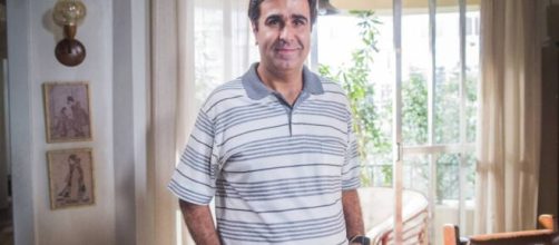 Gilda desperta interesse de Hugo em 'Totalmente Demais'. (Arquivo Blasting News)