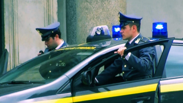 Il furbetto del reddito di cittadinanza &egrave; stato scoperto dagli uomini della Finanza.