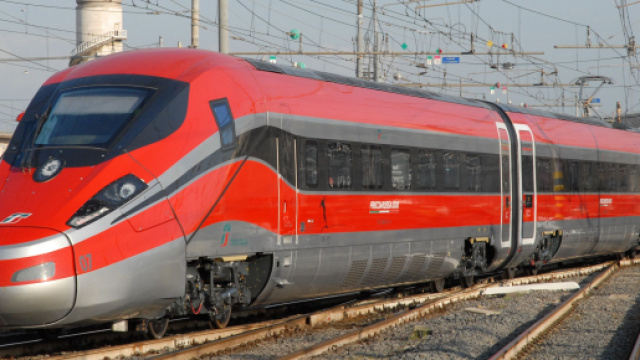 ETR400, meglio conosciuto con il nome commerciale di Frecciarossa1000