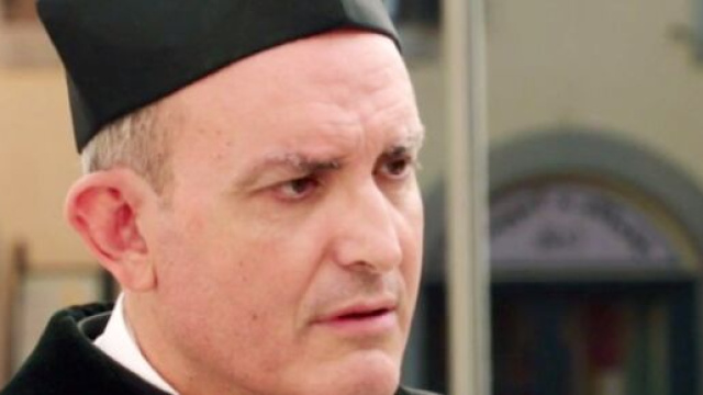 Il Paradiso delle Signore, anticipazioni: Don Saverio aiuta Marta e Vittorio.