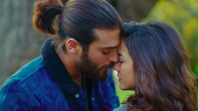 DayDreamer, spoiler 26 settembre: Can e Sanem s'incontrano al parco, Aylin li fotografa.