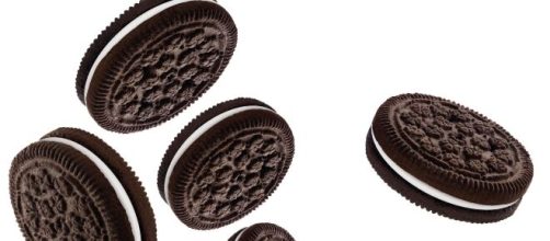 Homem bate novo recorde mundial ao comer 141 Oreos em cinco minutos. (Arquivo Blasting News)