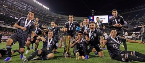 Em 2019, o M&eacute;xico se sagrava campe&atilde;o pela oitava vez da Copa Ouro da CONCACAF. (Arquivo Blasting News)