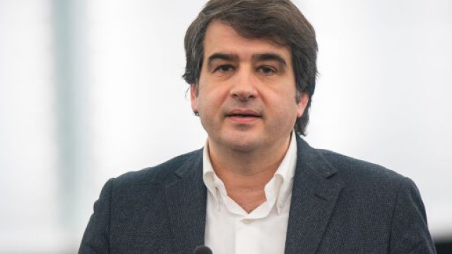 Coronavirus, positivi l'onorevole Raffaele Fitto e sua moglie: sono asintomatici.