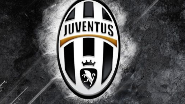 La Juventus starebbe pensando ad uno scambio Daouglas Costa-Dembele col Barcellona.
