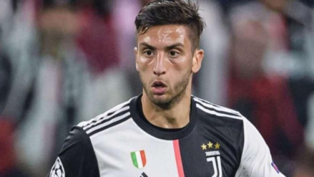Rodrigo Bentancur dovrebbe partite titolare in Roma-Juventus.