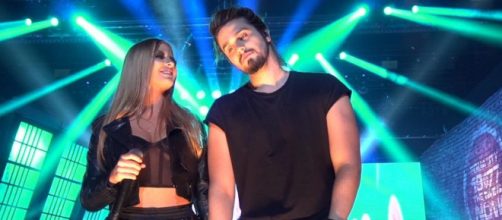 Luan Santana e Lu&iacute;sa Sonza fazem live juntos. (Reprodu&ccedil;&atilde;o/YouTube)
