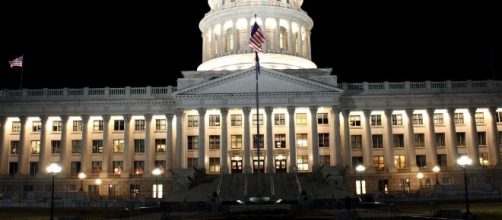 The U.S. Capitol Building illuminated. [Image via Sage Scott - Pixabay]