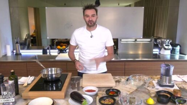 Tous en cuisine : Cyril Lignac d&eacute;zingu&eacute; apr&egrave;s une recette | GQ France - gqmagazine.fr