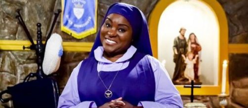 Karin Hils &eacute; um dos famosos que receberam o auxilio emergencial. (Reprodu&ccedil;&atilde;o/Instagram @ sbtcarinhadeanjo)