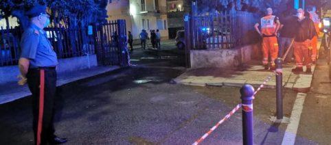 Lecce, delitto di via Montello: sul posto trovati capelli e tracce di scarpe insanguinate