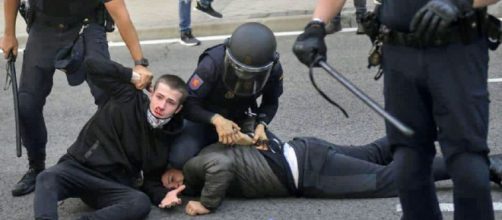 Manifestantes durante la manifestaci&oacute;n de Vallecas