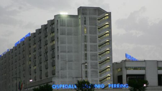 Brindisi, 61enne in sovrappeso ricoverata al Perrino: nelle ferite trovate larve di mosca.