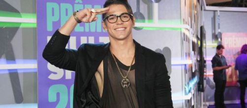 St&eacute;fani chama Biel de 'embustinho'. (Arquivo Blasting News)