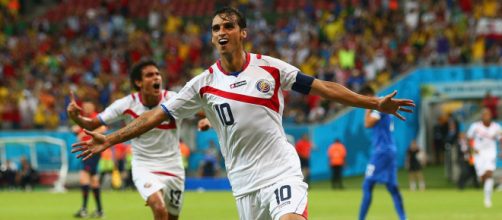 O costarriquenho Bryan Ruiz chegou com status de estrela pelo Santos em 2018, mas n&atilde;o conseguiu agradar. (Arquivo Blasting News)