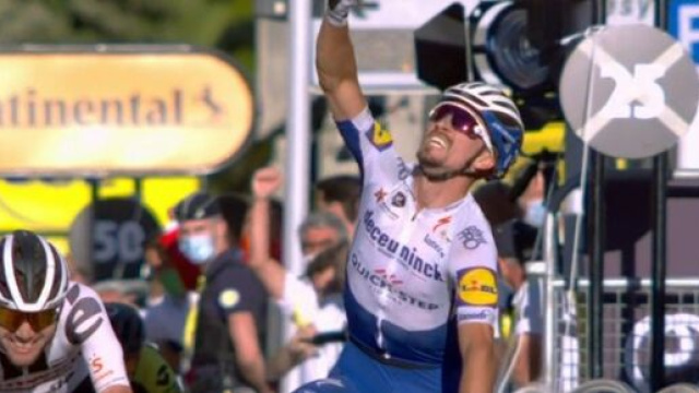 Julian Alaphilippe vincitore nella tappa di Nizza al Tour de France.