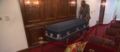 Las funerarias hacen acopio de f&eacute;retros