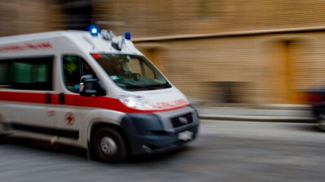 Napoli: bambino di 11 anni si lancia dal decimo piano.