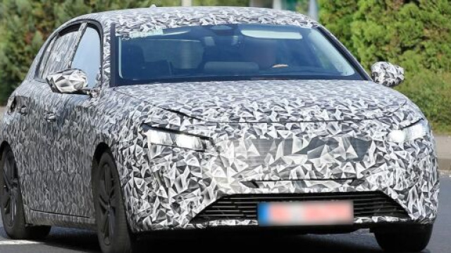 Nuova Peugeot 308: i primi muletti nelle mani dei collaudatori.