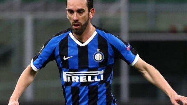 Il Rennes sarebbe interessato a Diego Godin.