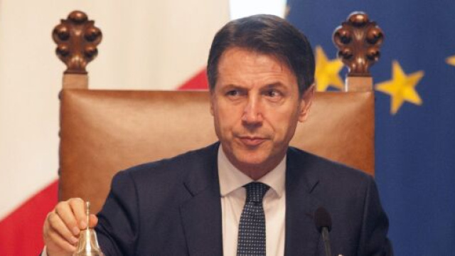 Pensioni, spunta quota 100 con uscita a 62-63 anni ma la riforma studia tagli fino al 15%.