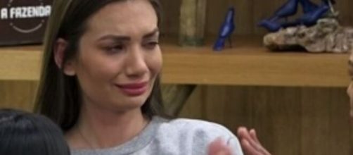 Stefani caiu foi as l&aacute;grimas em "A Fazenda 12". (Reprodu&ccedil;&atilde;o/Record TV)