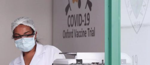 Un voluntario del desarrollo de la vacuna contra el coronavirus de Oxford tiene una reacci&oacute;n adversa.