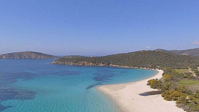 Sardegna: gommone alla deriva, muore la modella russa Galina Fedorova.