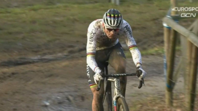 Mathieu Van der Poel impegnato al Gp Sven Nys