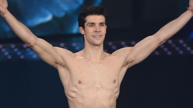 Roberto Bolle, in onda su Rai 1 la sera di Capodanno.