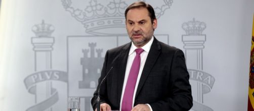 &Aacute;balos ha hecho un llamamiento a los viajeros para que se informen de los vuelos programados