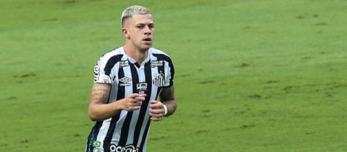 Jobson fez o gol santista no princ&iacute;pio da segunda etapa. Imagem: (Arquivo Blasting News)