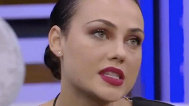 GF Vip, Rosalinda sul fidanzato Giuliano: 'Se non vuole convivere, cavoli suoi'.