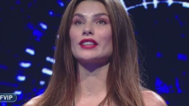 Grande Fratello Vip, Mello su Stefania: 'Manipola un ragazzo pi&ugrave; giovane'.