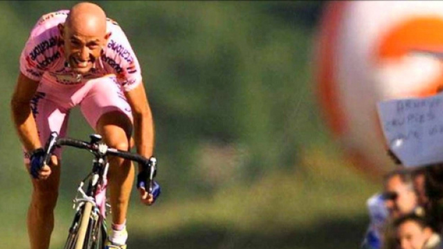 Caso Pantani, le rivelazioni di Zamognan, ex direttore del Giro: 'Nel '99 quasi tutti i primi 10 in classifica erano dopati'.
